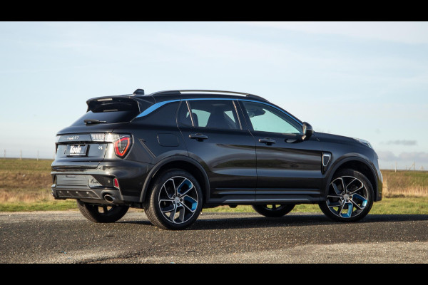 Lynk & Co 01 1.5 192kW PHEV PANORAMA DAK / 20'' / STOEVERWARMING / CARPLAY