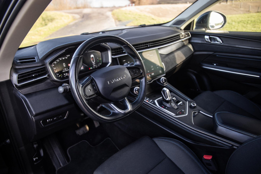 Lynk & Co 01 1.5 192kW PHEV PANORAMA DAK / 20'' / STOEVERWARMING / CARPLAY