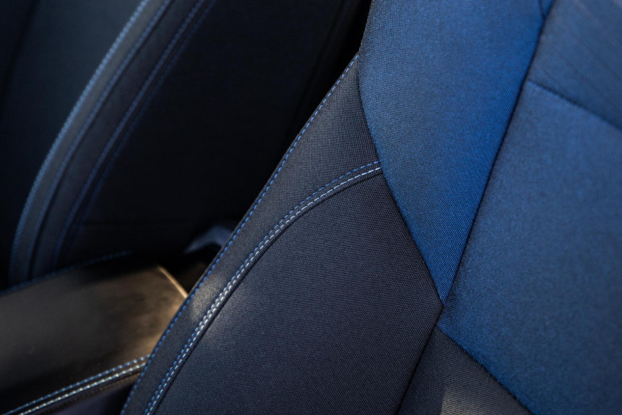 Lynk & Co 01 1.5 192kW PHEV PANORAMA DAK / 20'' / STOEVERWARMING / CARPLAY