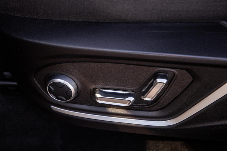 Lynk & Co 01 1.5 192kW PHEV PANORAMA DAK / 20'' / STOEVERWARMING / CARPLAY