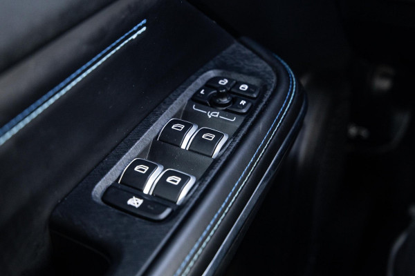 Lynk & Co 01 1.5 192kW PHEV PANORAMA DAK / 20'' / STOEVERWARMING / CARPLAY