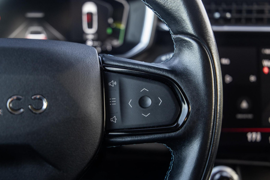 Lynk & Co 01 1.5 192kW PHEV PANORAMA DAK / 20'' / STOEVERWARMING / CARPLAY