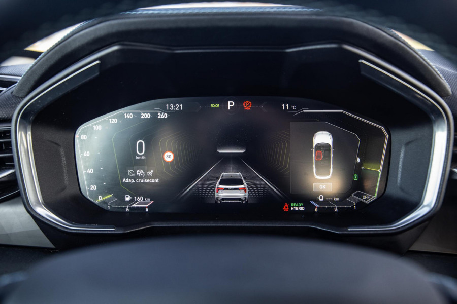 Lynk & Co 01 1.5 192kW PHEV PANORAMA DAK / 20'' / STOEVERWARMING / CARPLAY