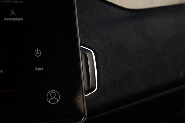 Lynk & Co 01 1.5 192kW PHEV PANORAMA DAK / 20'' / STOEVERWARMING / CARPLAY