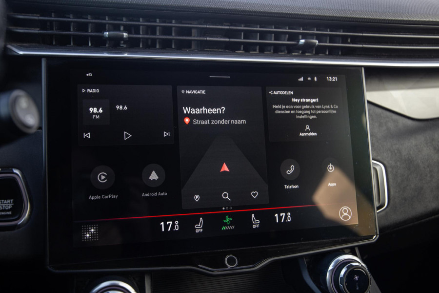 Lynk & Co 01 1.5 192kW PHEV PANORAMA DAK / 20'' / STOEVERWARMING / CARPLAY