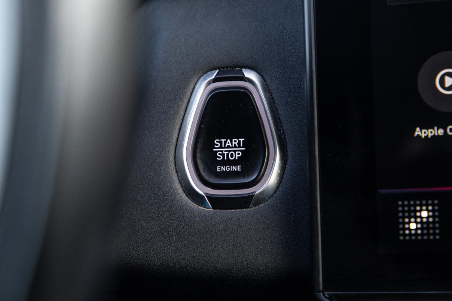 Lynk & Co 01 1.5 192kW PHEV PANORAMA DAK / 20'' / STOEVERWARMING / CARPLAY