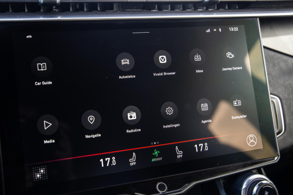 Lynk & Co 01 1.5 192kW PHEV PANORAMA DAK / 20'' / STOEVERWARMING / CARPLAY