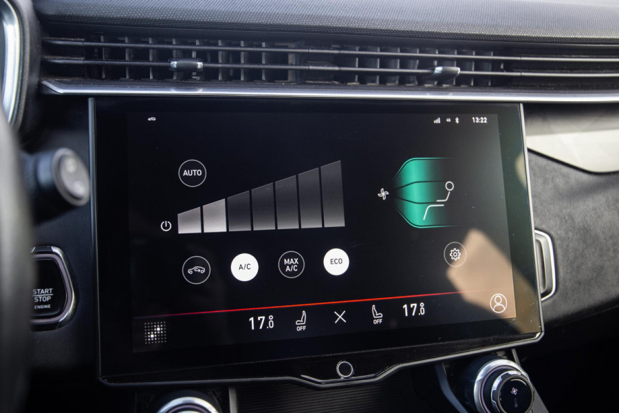 Lynk & Co 01 1.5 192kW PHEV PANORAMA DAK / 20'' / STOEVERWARMING / CARPLAY