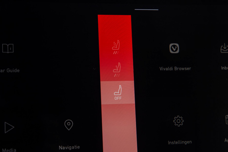 Lynk & Co 01 1.5 192kW PHEV PANORAMA DAK / 20'' / STOEVERWARMING / CARPLAY