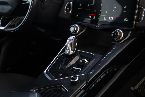 Lynk & Co 01 1.5 192kW PHEV PANORAMA DAK / 20'' / STOEVERWARMING / CARPLAY