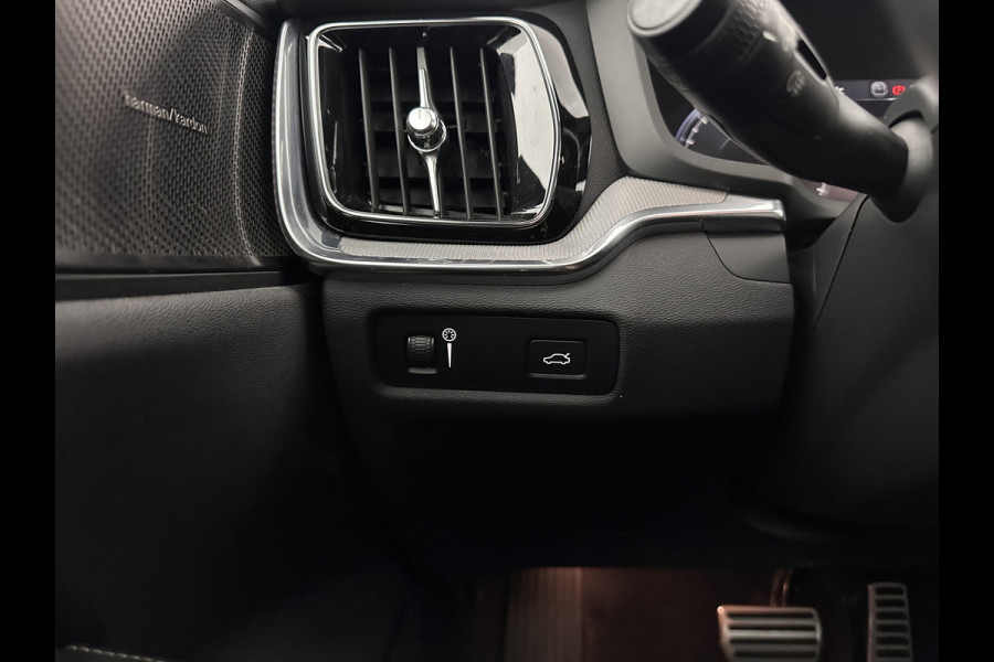 Volvo S60 2.0 B3 R-Design Black Edition (INCL-BTW) Aut. *FULL-LED | LEATHER | HEATED-R-SPORTSEATS | HARMAN/KARDON | MEMORY-PACK | CAMERA | NAVI-FULLMAP | ECC | PRIVACYGLASS | PDC | CRUISE | LANE-ASIST | DAB | DIGI-COCKPIT | TOWBAR