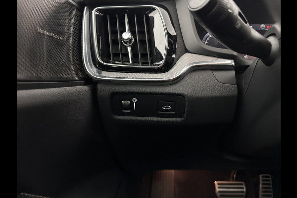 Volvo S60 2.0 B3 R-Design Black Edition (INCL-BTW) Aut. *FULL-LED | LEATHER | HEATED-R-SPORTSEATS | HARMAN/KARDON | MEMORY-PACK | CAMERA | NAVI-FULLMAP | ECC | PRIVACYGLASS | PDC | CRUISE | LANE-ASIST | DAB | DIGI-COCKPIT | TOWBAR