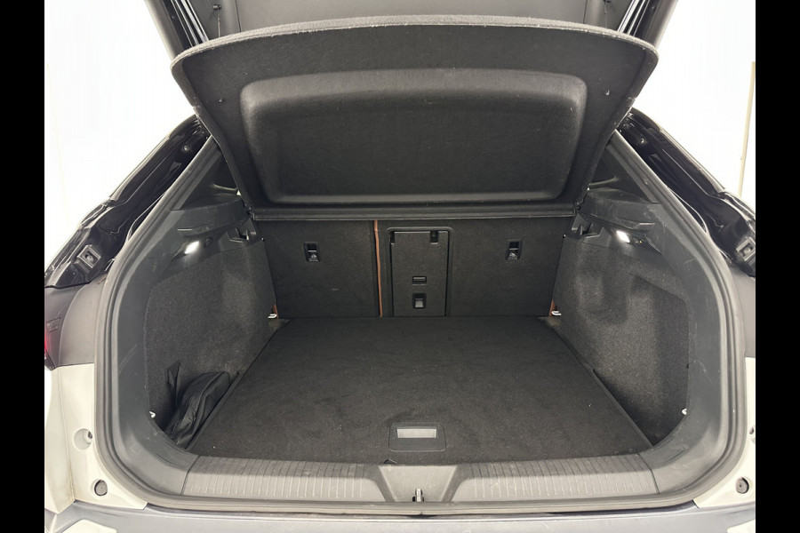 Volkswagen ID.4 Max 77 kWh [ 3-Fase ] {SOH-89%} (INCL.BTW) Aut. *PANO | HEAD-UP | LEATHER | FULL-LED | MEMORY-PACK | TOP-VIEW | BLIND-SPOT | HEATED-SPORTSEATS | DIGI-COCKPIT | DAB+ | 21''ALU*