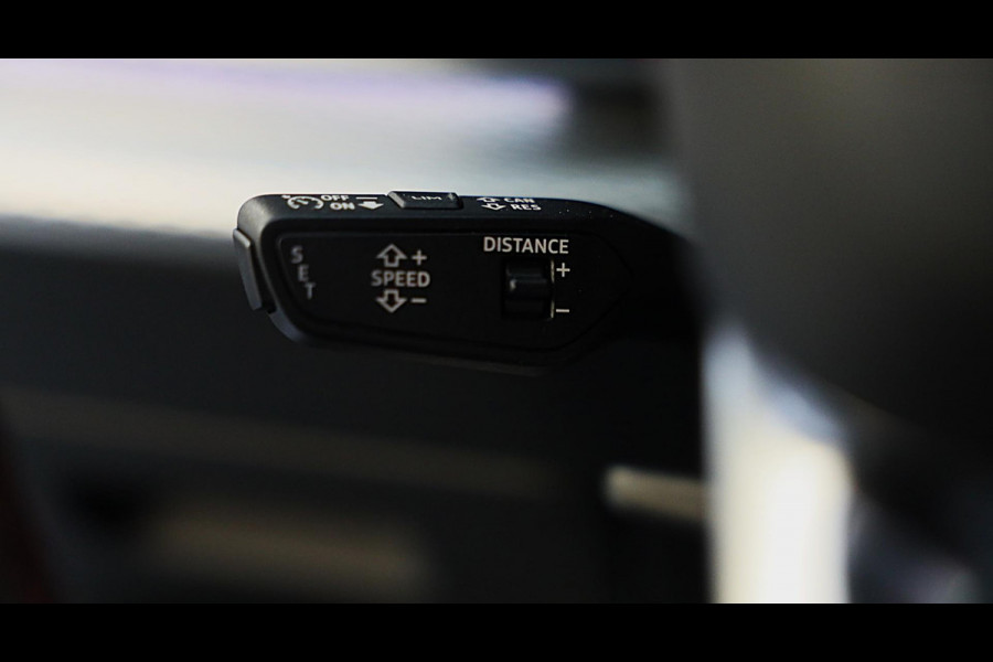 Audi Q8 60 TFSI e Quattro RSQ8 Look / NEW / RS Zetels / Massage / Head Up / 360 Camera / B & O / Leder / Open Pano / Matrix / 23 I