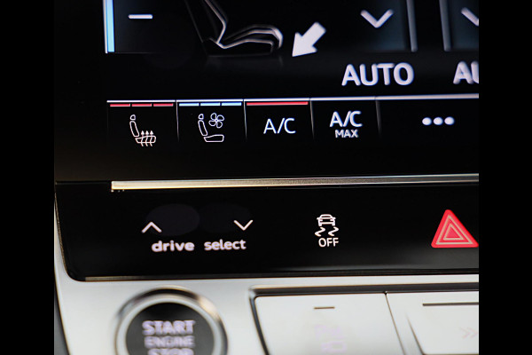 Audi Q8 60 TFSI e Quattro RSQ8 Look / NEW / RS Zetels / Massage / Head Up / 360 Camera / B & O / Leder / Open Pano / Matrix / 23 I