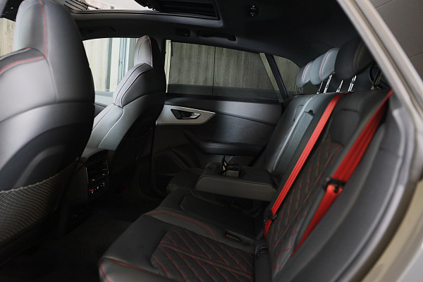 Audi Q8 60 TFSI e Quattro RSQ8 Look / NEW / RS Zetels / Massage / Head Up / 360 Camera / B & O / Leder / Open Pano / Matrix / 23 I