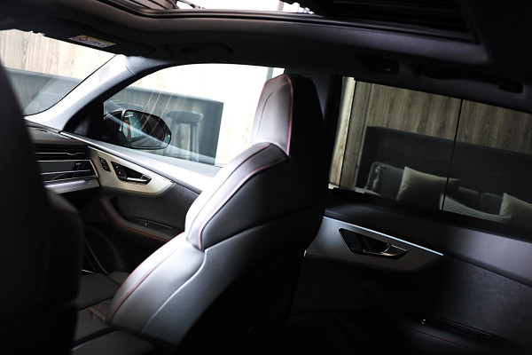 Audi Q8 60 TFSI e Quattro RSQ8 Look / NEW / RS Zetels / Massage / Head Up / 360 Camera / B & O / Leder / Open Pano / Matrix / 23 I
