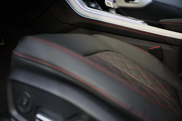 Audi Q8 60 TFSI e Quattro RSQ8 Look / NEW / RS Zetels / Massage / Head Up / 360 Camera / B & O / Leder / Open Pano / Matrix / 23 I