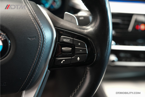 BMW 5 Serie 530e High Executive | Schuifdak | Adaptief cruise