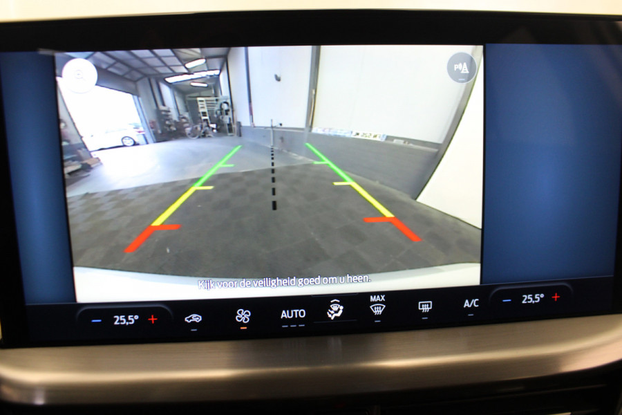 Ford Focus 1.0 EcoBoost Hybrid Titanium |Camera|groot Navi| *Pasen Geopend!*