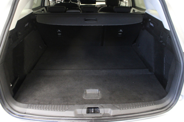 Ford Focus 1.0 EcoBoost Hybrid Titanium |Camera|groot Navi| *Pasen Geopend!*