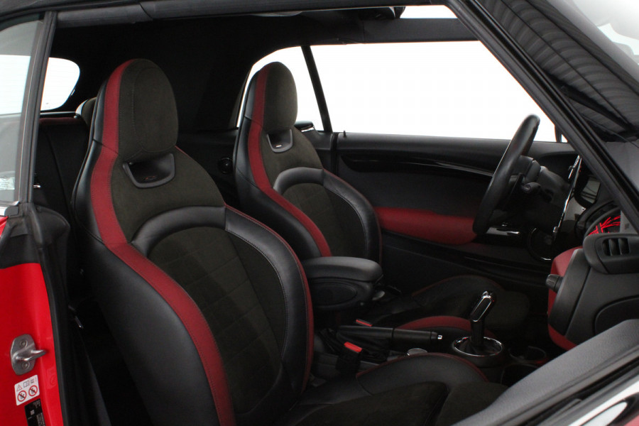 MINI Cabrio 2.0 Cooper S John Cooper Works > 192pk/H&K/Head-up/18inch/Chili red/Aerodynamica Kit...