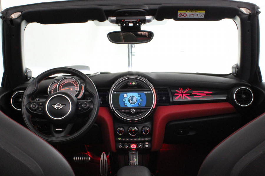 MINI Cabrio 2.0 Cooper S John Cooper Works > 192pk/H&K/Head-up/18inch/Chili red/Aerodynamica Kit...
