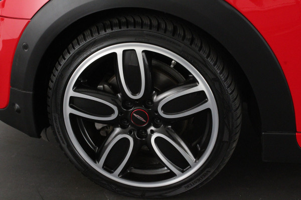 MINI Cabrio 2.0 Cooper S John Cooper Works > 192pk/H&K/Head-up/18inch/Chili red/Aerodynamica Kit...