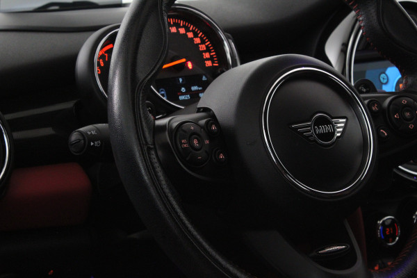 MINI Cabrio 2.0 Cooper S John Cooper Works > 192pk/H&K/Head-up/18inch/Chili red/Aerodynamica Kit...