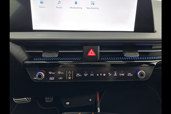 Kia Ev6 GT-Line 77.4 kWh (INCL-BTW) Aut. *HEATPUMP | PANO | HEAD-UP | LEATHER-ALCANTARA | ADAPTIVE-CRUISE | DIGI-COCKPIT | MERIDIAN-AUDIO | MEMORYPACK | FULL-LED | KEYLESS | TOPVIEW | DAB | BLINDSPOT | NAVI-FULLMAP |