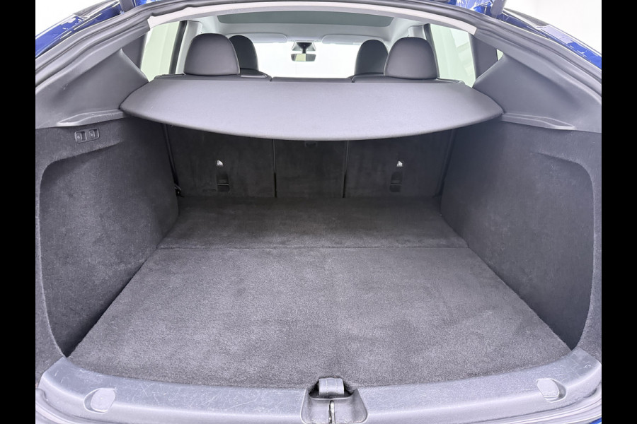 Tesla Model Y Long Range AWD 514pk SOH 92% Trekhaak Warmtepomp Leder Panoramadak Matrix-LED Autopilot Elektr.Stuur+Stoel+Verwarmd Navi Ecc Pre Camera's Elektr.AchterKlep Parkeer Assistent Sentry-Mode Privacyglas Bluetooth Dodehoek detector Connected services 1e Eigenaar 1.600KG Trekgewicht Fabrieksgarantie tot 27-6-2027 Garantie op Accu en Motoren 27-6-2031/192.000km