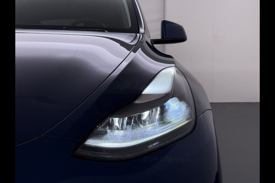 Tesla Model Y Long Range AWD 514pk SOH 92% Trekhaak Warmtepomp Leder Panoramadak Matrix-LED Autopilot Elektr.Stuur+Stoel+Verwarmd Navi Ecc Pre Camera's Elektr.AchterKlep Parkeer Assistent Sentry-Mode Privacyglas Bluetooth Dodehoek detector Connected services 1e Eigenaar 1.600KG Trekgewicht Fabrieksgarantie tot 27-6-2027 Garantie op Accu en Motoren 27-6-2031/192.000km