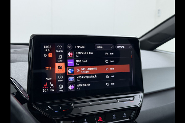 Volkswagen ID.3 First MAX 62kWh SOH 90% Panoramadak Ergo Active Stoelen Navi Pro Ecc Adap.Cruise Heads-Up Display Camera Pdc Lmv 20" Apple Carplay Android Auto Origineel Nederlandse Auto Zeer luxe uitvoering