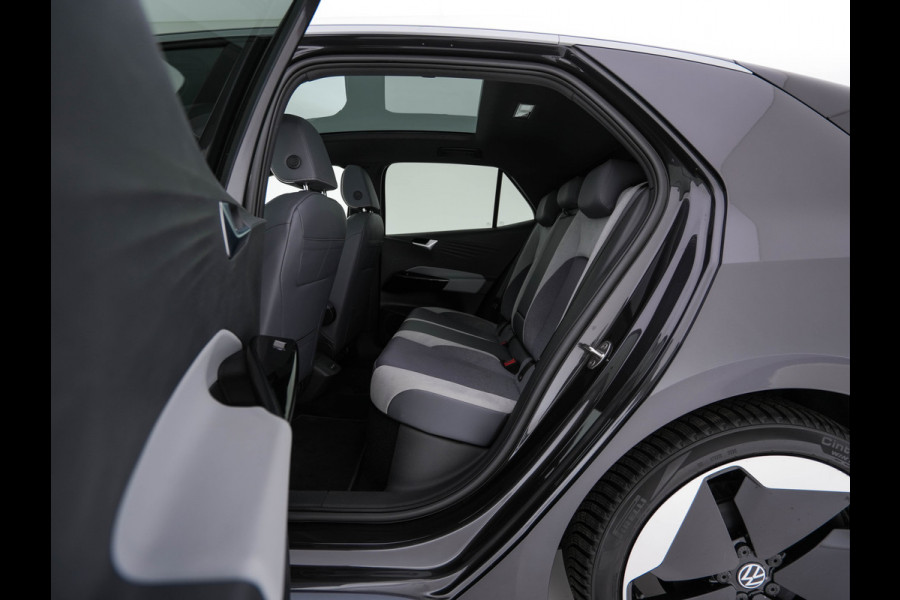 Volkswagen ID.3 First Max 58 kWh [ 3-Fase ] {SOH-89%} (INCL.BTW) *PANO | HEAD-UP | ADAPTIVE-CRUISE | FULL-LED | BLINDSPOT | CAMERA | KEYLESS | MICROFIBRE | AMBIENTLIGHT | NAVI-FULLMAP | DAB+ | ECC | HEATED-SPORTSEATS | DIGI-COCKPIT | 20"ALU*