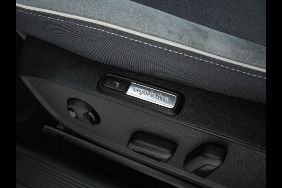 Volkswagen ID.3 First Max 58 kWh [ 3-Fase ] {SOH-89%} (INCL.BTW) *PANO | HEAD-UP | ADAPTIVE-CRUISE | FULL-LED | BLINDSPOT | CAMERA | KEYLESS | MICROFIBRE | AMBIENTLIGHT | NAVI-FULLMAP | DAB+ | ECC | HEATED-SPORTSEATS | DIGI-COCKPIT | 20"ALU*