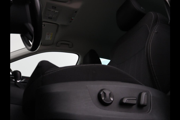 Škoda Superb 1.5 TSI Business Edition | Trekhaak | Stoelverwarming | Adaptive cruise | Camera | Memory | Carplay | Sfeerverlichting | Side Assist | Achterbankverwarming | Navigatie | Full LED