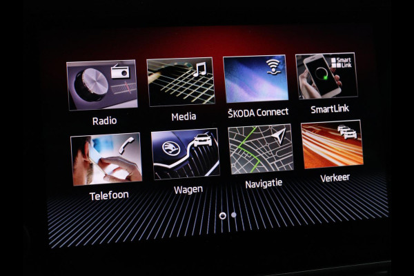 Škoda Superb 1.5 TSI Business Edition | Trekhaak | Stoelverwarming | Adaptive cruise | Camera | Memory | Carplay | Sfeerverlichting | Side Assist | Achterbankverwarming | Navigatie | Full LED