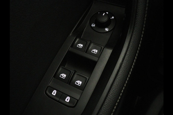 Škoda Superb 1.5 TSI Business Edition | Trekhaak | Stoelverwarming | Adaptive cruise | Camera | Memory | Carplay | Sfeerverlichting | Side Assist | Achterbankverwarming | Navigatie | Full LED