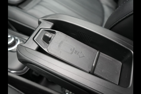 MINI Countryman 1.5 Cooper S E ALL4 MINI Yours PHEV 220pk Dealer O.H | Panodak | Adaptive Cruise | Head Up | Lederen Sportstoelen Verwarmd | 19"L.M | Camera | Sfeerverlichting | Keyless | Apple Carplay | Plug In Hybrid