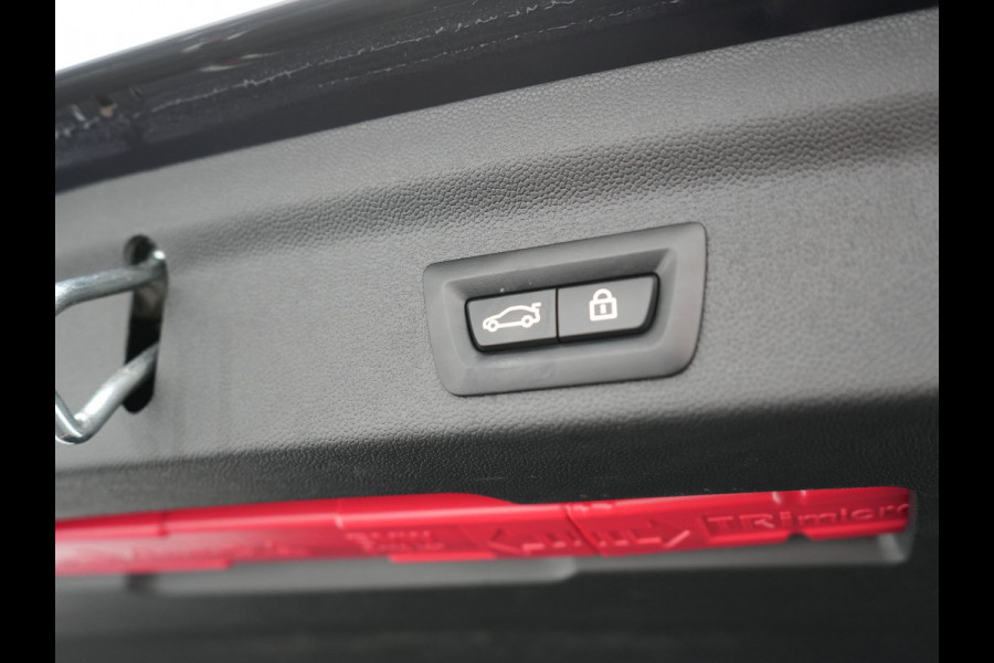 MINI Countryman 1.5 Cooper S E ALL4 MINI Yours PHEV 220pk Dealer O.H | Panodak | Adaptive Cruise | Head Up | Lederen Sportstoelen Verwarmd | 19"L.M | Camera | Sfeerverlichting | Keyless | Apple Carplay | Plug In Hybrid