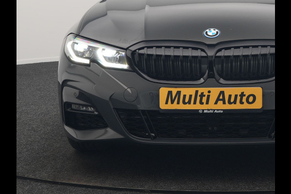 BMW 3 Serie Touring 330e M Sport Plug In Hybrid 293pk Dealer O.H. PHEV | Head Up | Camera | Laser LED | Sfeerverlichting | Vernasca Lederen Sportstoelen & Stuur Verwarmd | Apple Carplay | Keyless | Blis | 19"L.M | Virtual | Navigatie | DAB |