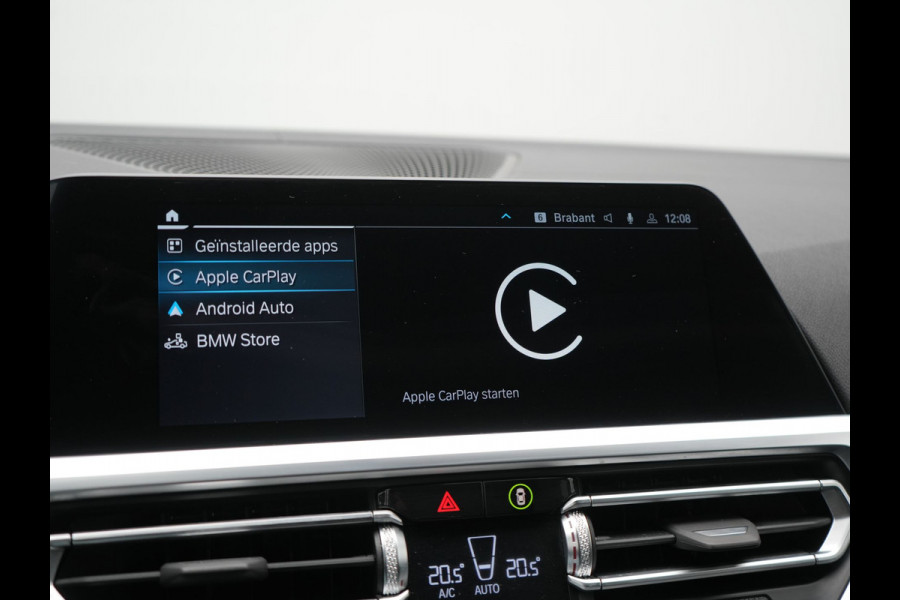 BMW 3 Serie Touring 330e M Sport Plug In Hybrid 293pk Dealer O.H. PHEV | Head Up | Camera | Laser LED | Sfeerverlichting | Vernasca Lederen Sportstoelen & Stuur Verwarmd | Apple Carplay | Keyless | Blis | 19"L.M | Virtual | Navigatie | DAB |