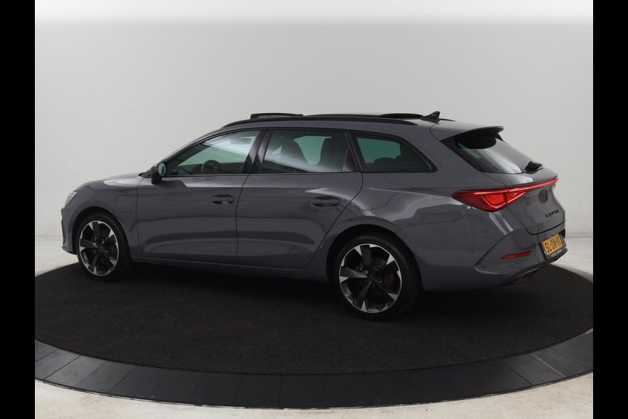 CUPRA Leon 1.4 eHybrid | Panoramadak | Stoelverwarming | Leder | Carplay | Adaptive cruise | Camera | Navigatie | Park Assist | Sportstoelen | Full LED | Sfeerverlichting | PHEV | Plug In