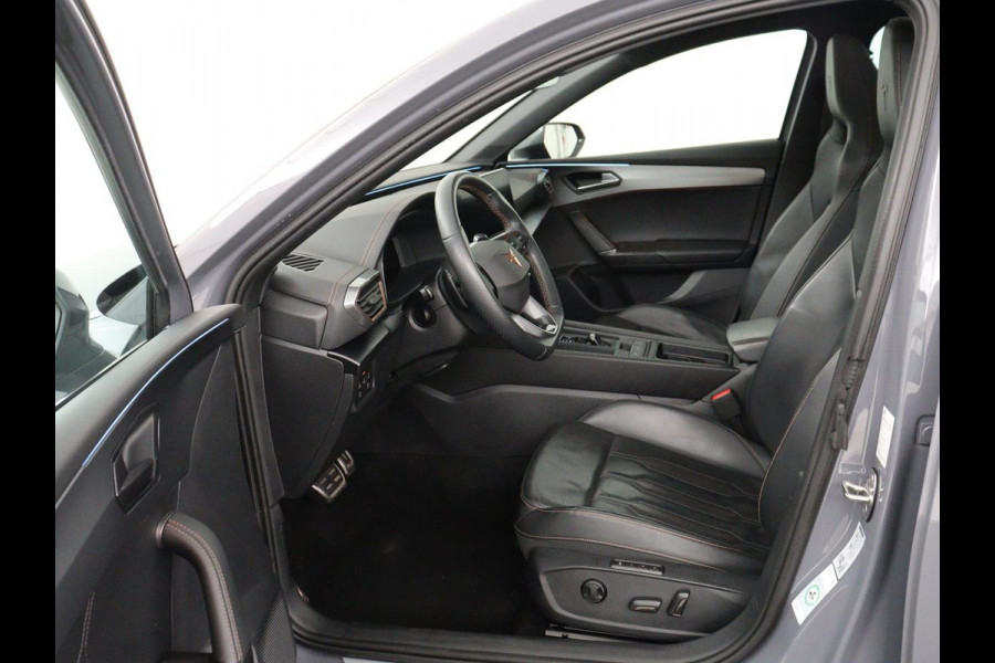 CUPRA Leon 1.4 eHybrid | Panoramadak | Stoelverwarming | Leder | Carplay | Adaptive cruise | Camera | Navigatie | Park Assist | Sportstoelen | Full LED | Sfeerverlichting | PHEV | Plug In