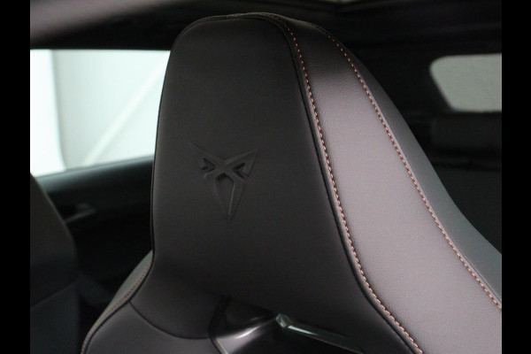 CUPRA Leon 1.4 eHybrid | Panoramadak | Stoelverwarming | Leder | Carplay | Adaptive cruise | Camera | Navigatie | Park Assist | Sportstoelen | Full LED | Sfeerverlichting | PHEV | Plug In