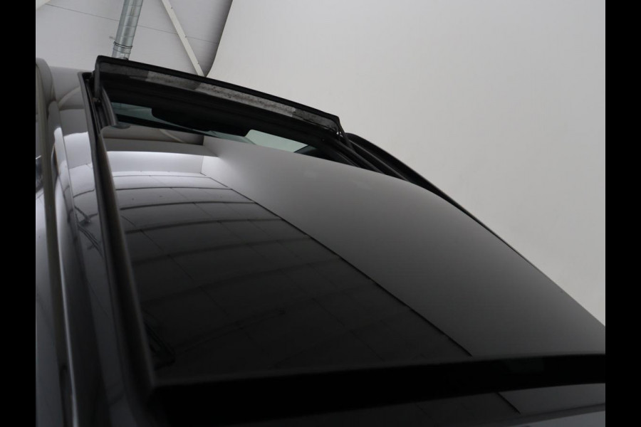 CUPRA Leon 1.4 eHybrid | Panoramadak | Stoelverwarming | Leder | Carplay | Adaptive cruise | Camera | Navigatie | Park Assist | Sportstoelen | Full LED | Sfeerverlichting | PHEV | Plug In