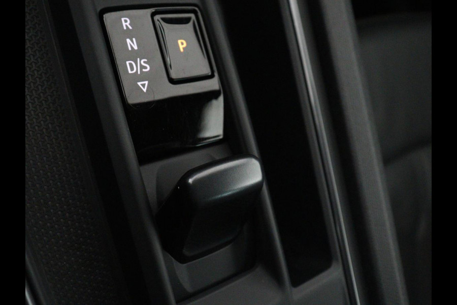 CUPRA Leon 1.4 eHybrid | Panoramadak | Stoelverwarming | Leder | Carplay | Adaptive cruise | Camera | Navigatie | Park Assist | Sportstoelen | Full LED | Sfeerverlichting | PHEV | Plug In