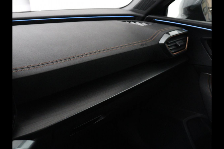 CUPRA Leon 1.4 eHybrid | Panoramadak | Stoelverwarming | Leder | Carplay | Adaptive cruise | Camera | Navigatie | Park Assist | Sportstoelen | Full LED | Sfeerverlichting | PHEV | Plug In