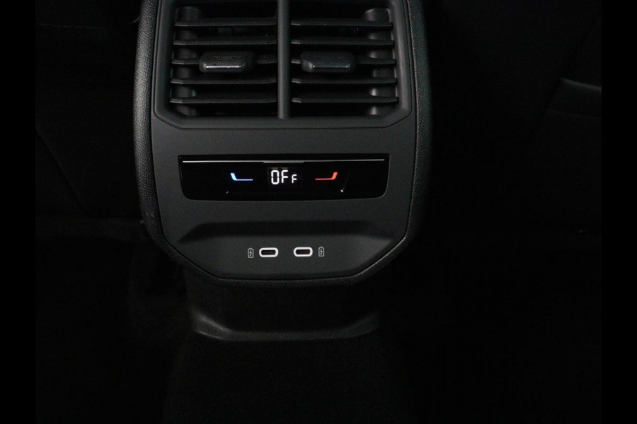 CUPRA Leon 1.4 eHybrid | Panoramadak | Stoelverwarming | Leder | Carplay | Adaptive cruise | Camera | Navigatie | Park Assist | Sportstoelen | Full LED | Sfeerverlichting | PHEV | Plug In