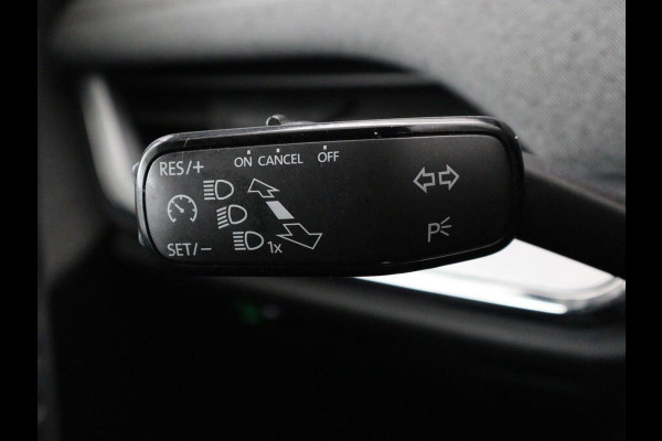 Škoda ENYAQ iV 60 | SOH 90% | Half leder | Carplay | Navigatie | Sfeerverlichting | Parkeerhulp | Full LED | Cruise control | Climate control